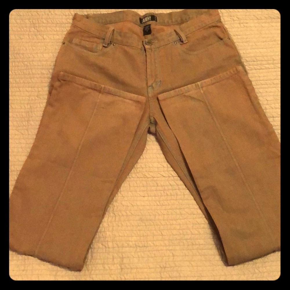 Laundry jeans, size 8. Never worn.